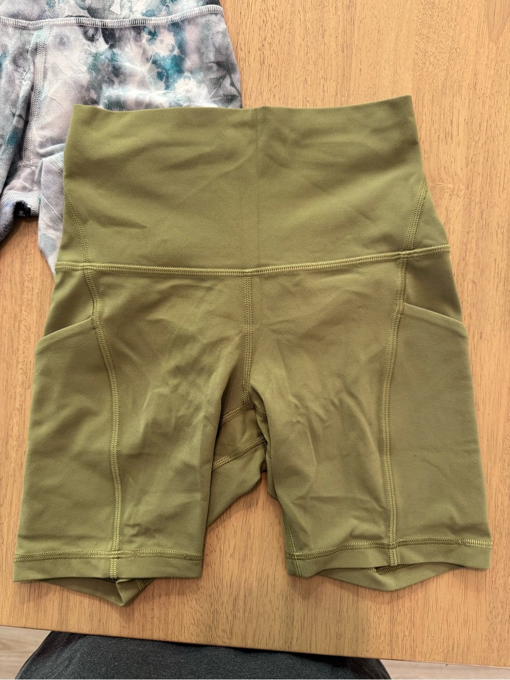 Set of 3 Lululemon Align 6in shorts (2 pairs w/ pockets) - Picture 2 of 5
